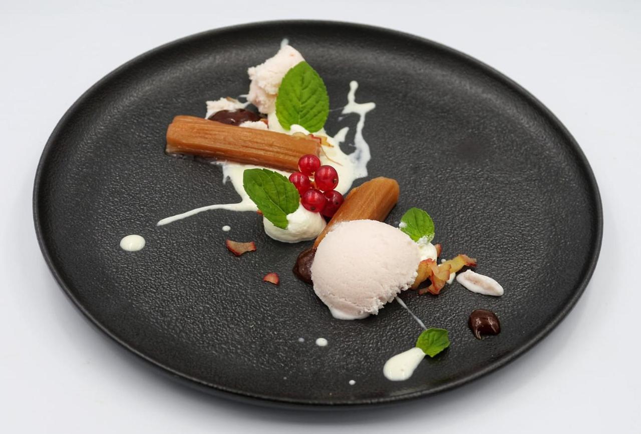 Logis Hotel Restaurant Le Clos Fleuri Castelnaudary Exterior foto