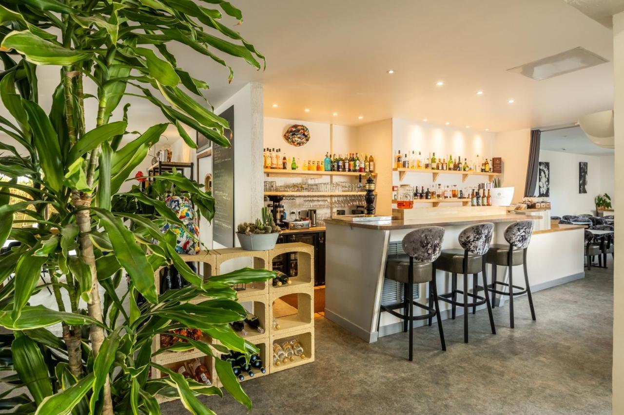 Logis Hotel Restaurant Le Clos Fleuri Castelnaudary Exterior foto