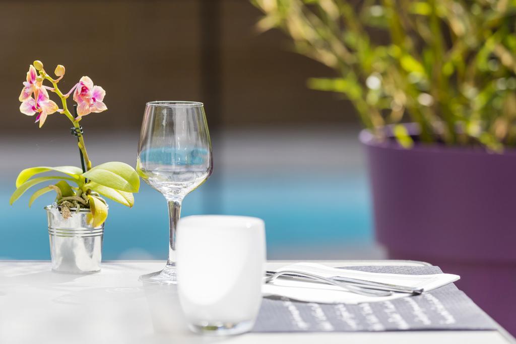 Logis Hotel Restaurant Le Clos Fleuri Castelnaudary Exterior foto